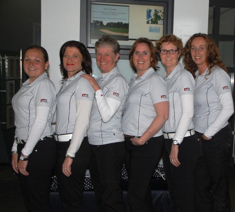 MR Vastgoedbeheer kledingsponsor damesteam Golfclub Hitland
